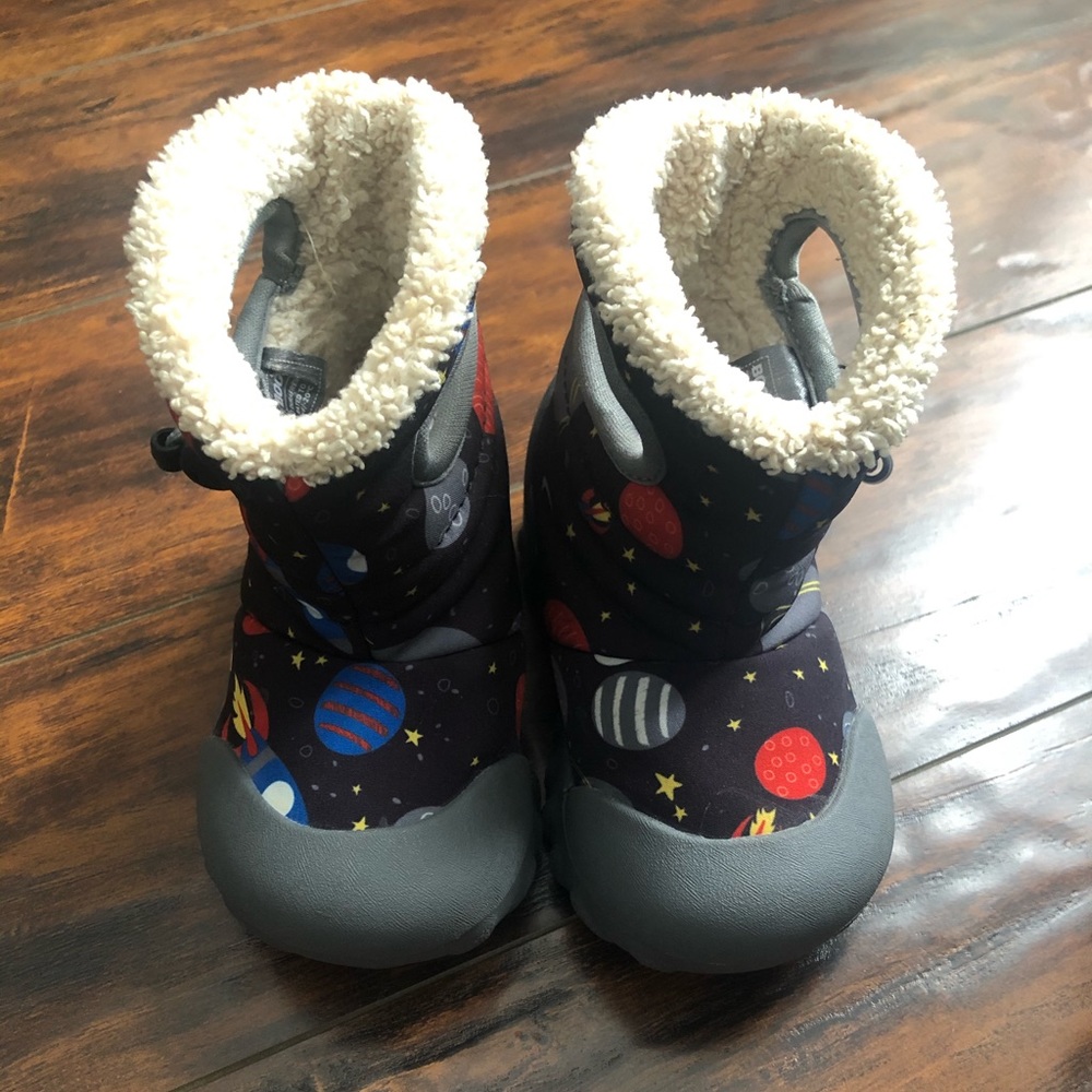 T6 Bogs Boots